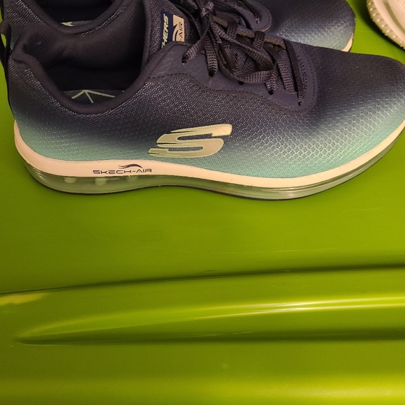 Shoes - Picture 4 of 4